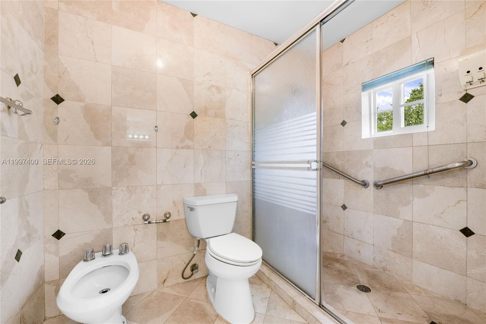 8724 NW 189th Ter, Hialeah FL 33018 — 15