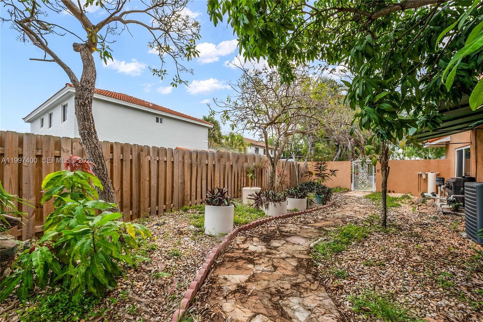 8724 NW 189th Ter, Hialeah FL 33018 — 25