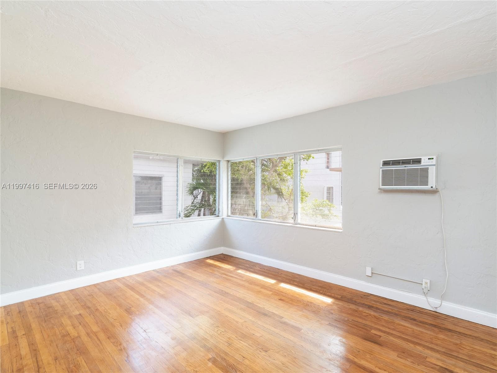 7635 Dickens Ave, Miami Beach FL 33141 — 9