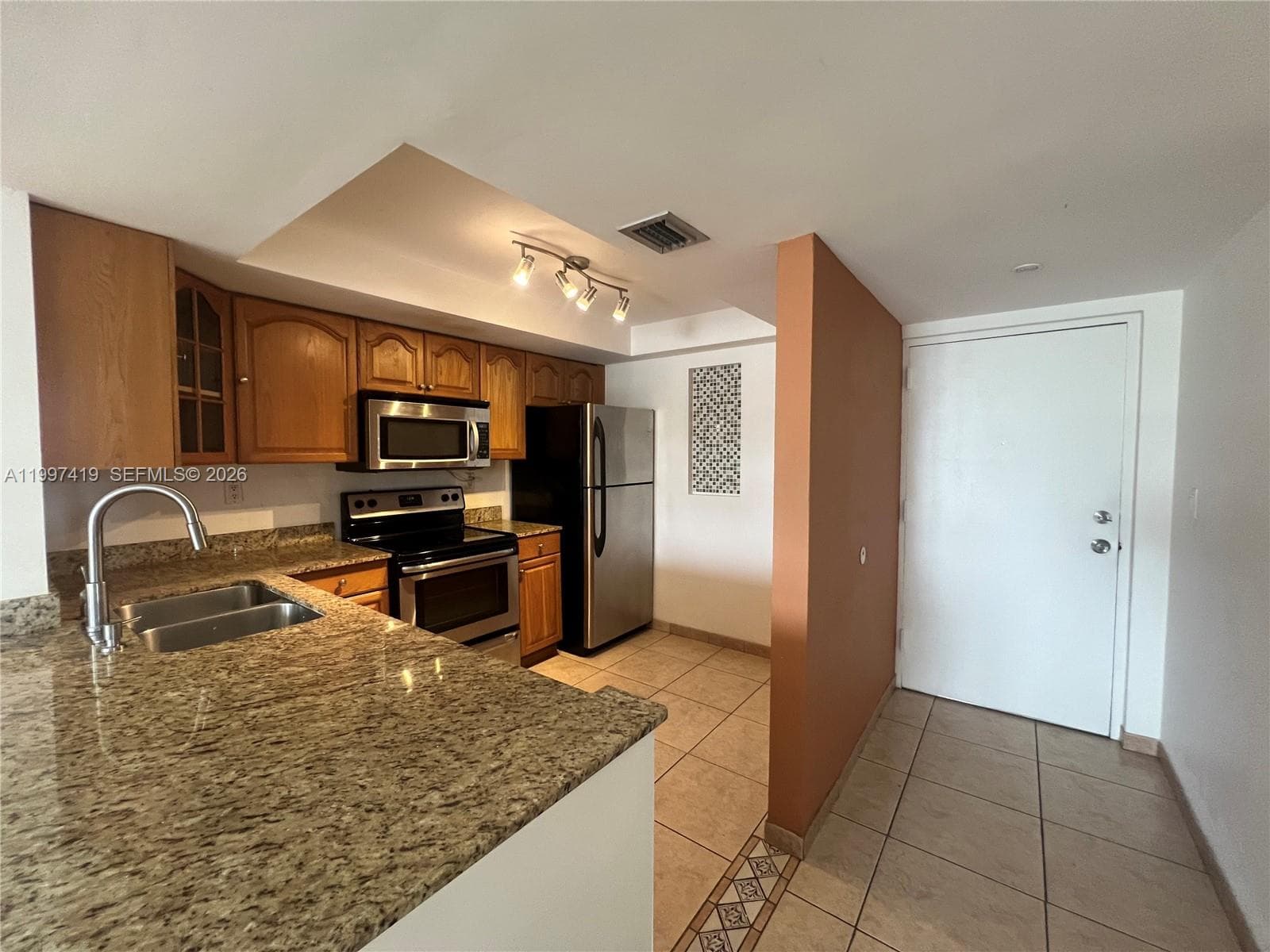 7125 Bay Dr # 301, Miami Beach FL 33141 — 5