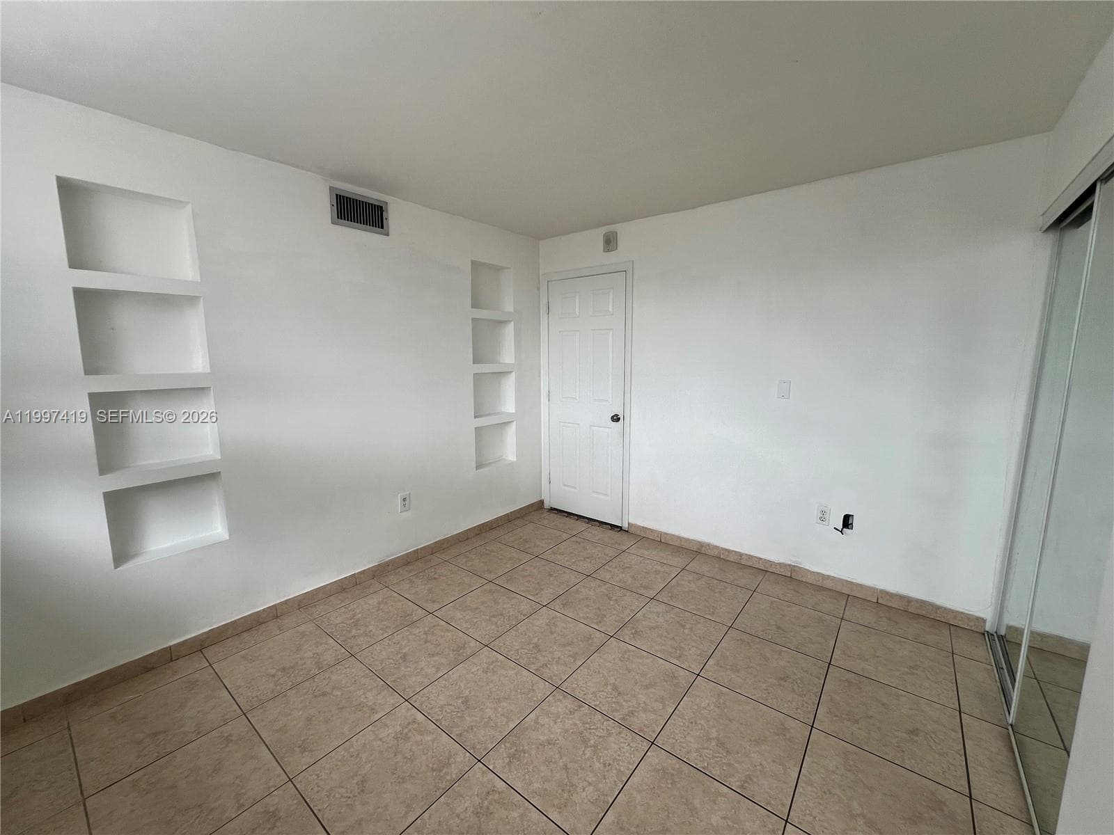 7125 Bay Dr # 301, Miami Beach FL 33141 — 8
