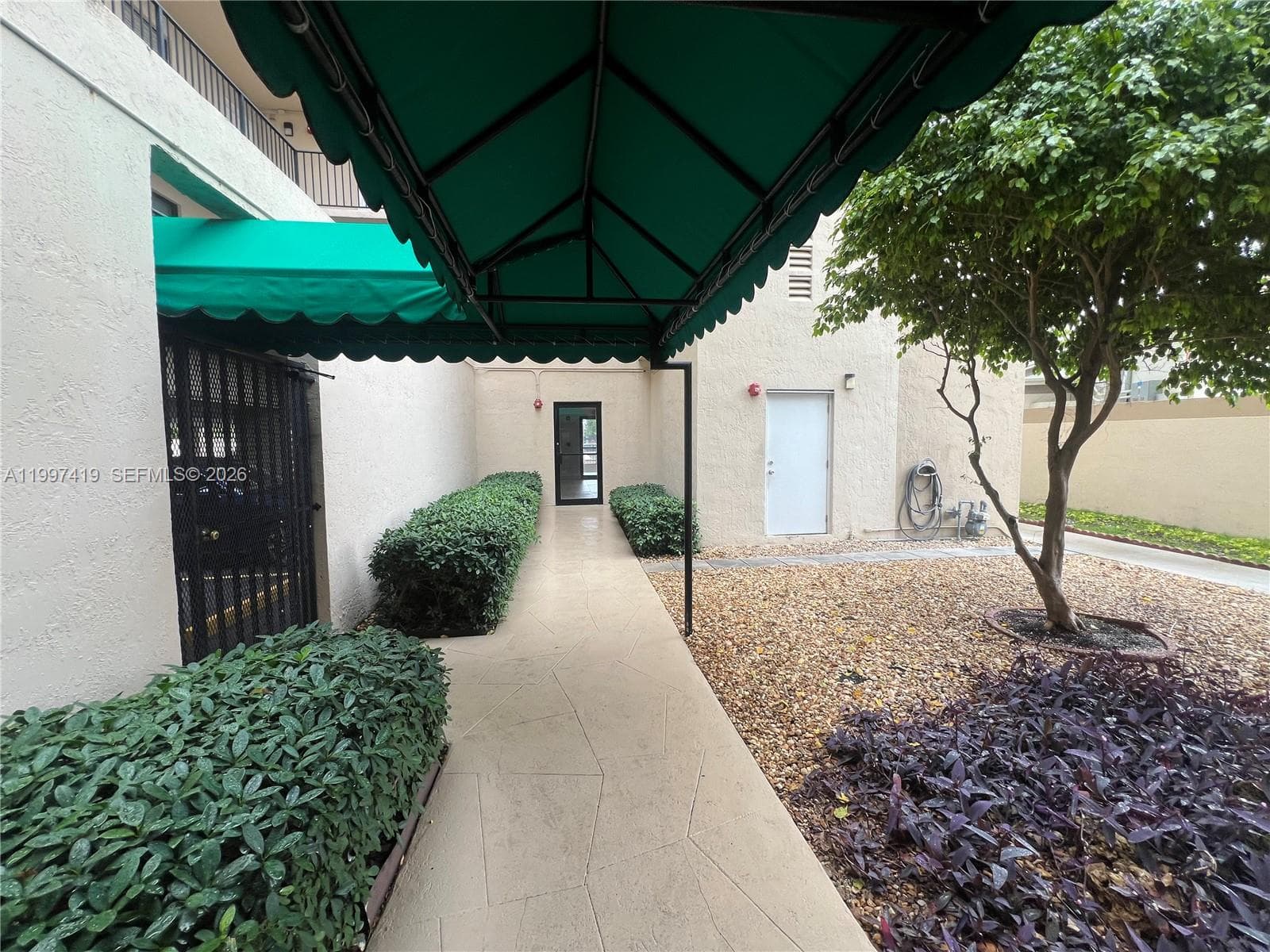 7125 Bay Dr # 301, Miami Beach FL 33141 — 25