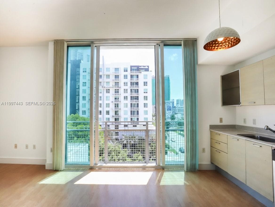 350 NE 24th St # 601, Miami FL 33137 — 3