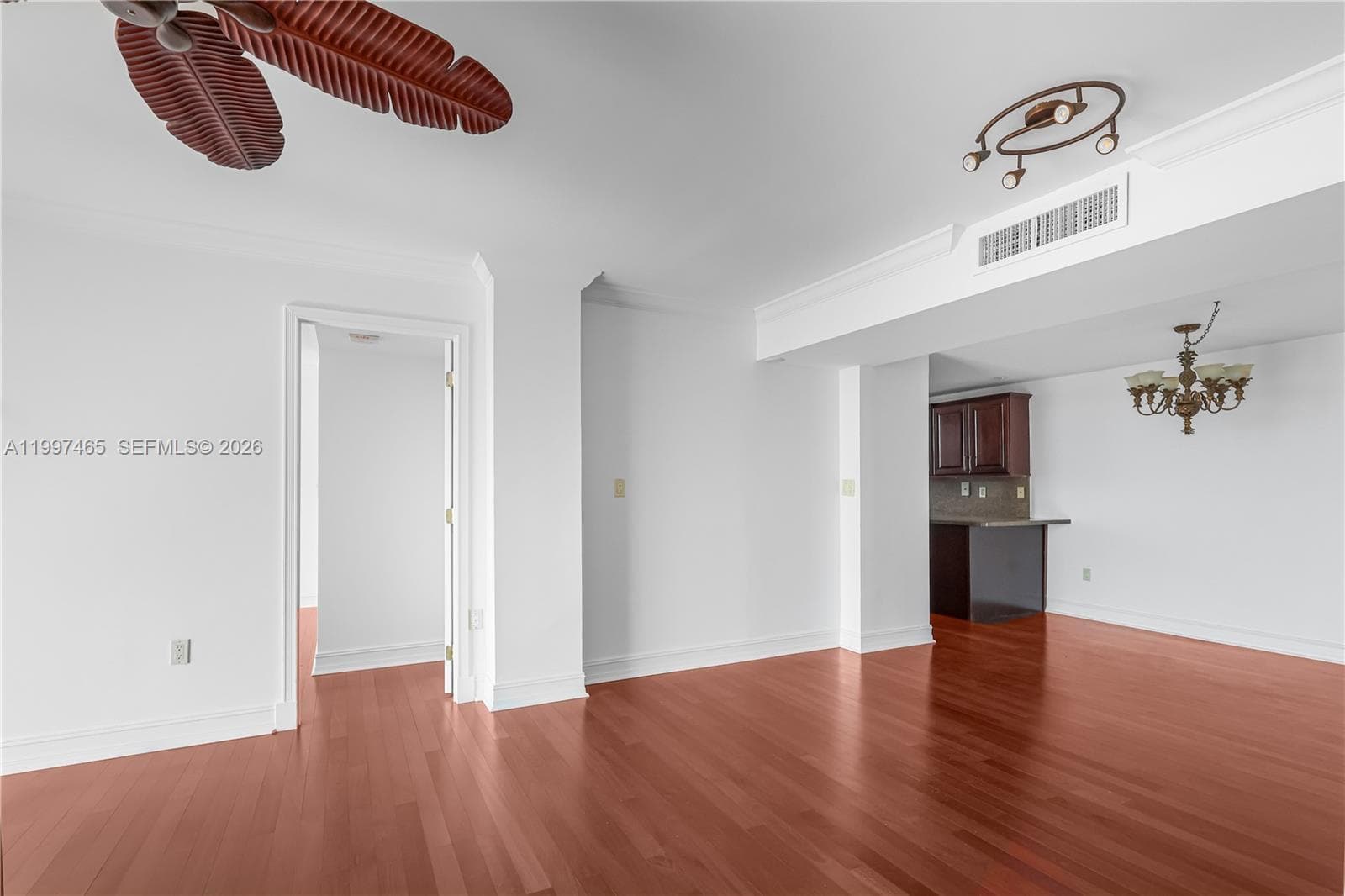 2841 NE 163rd St # 1002, North Miami Beach FL 33160 — 10