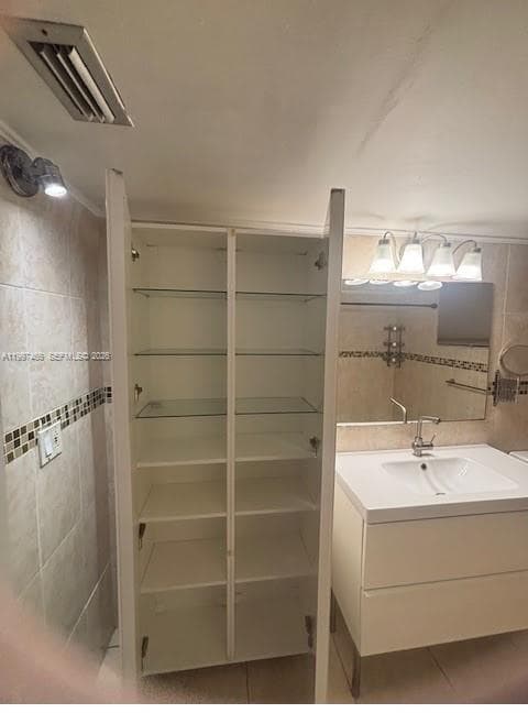 1680 NE 191st St # 2, Miami FL 33179 — 15