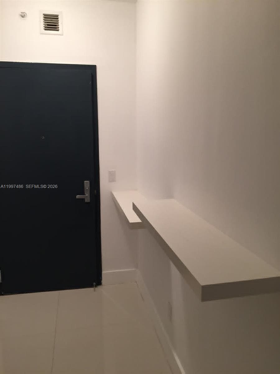 888 Biscayne Blvd # 2709, Miami FL 33132 — 27
