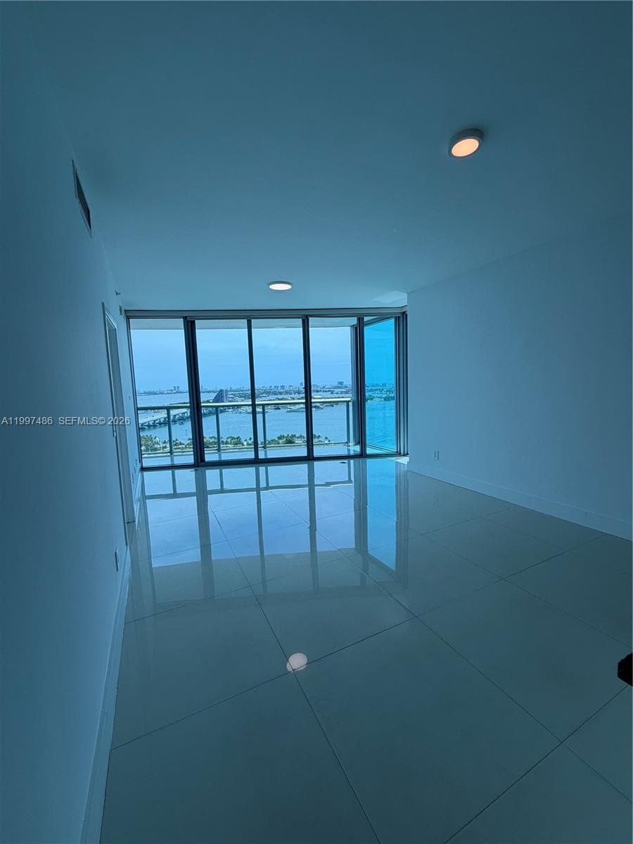 888 Biscayne Blvd # 2709, Miami FL 33132 — 2