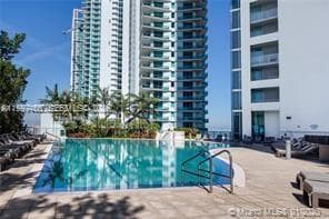 888 Biscayne Blvd # 2709, Miami FL 33132 — 17