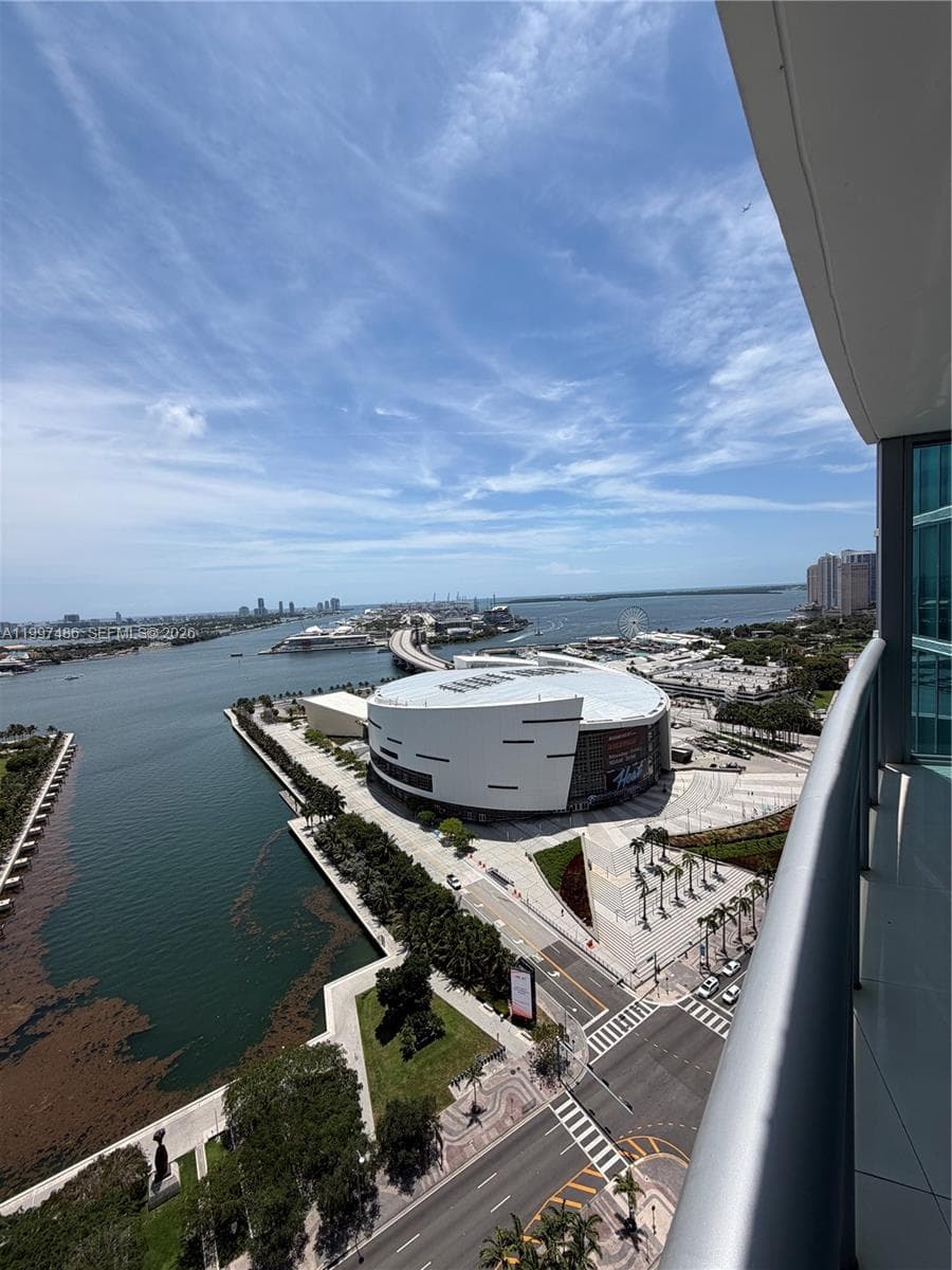 888 Biscayne Blvd # 2709, Miami FL 33132 — 28