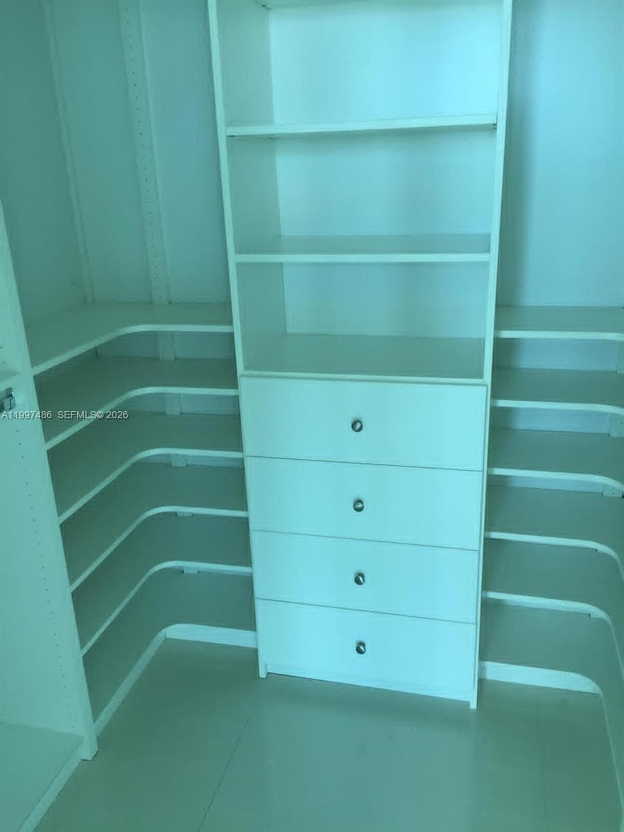 888 Biscayne Blvd # 2709, Miami FL 33132 — 9