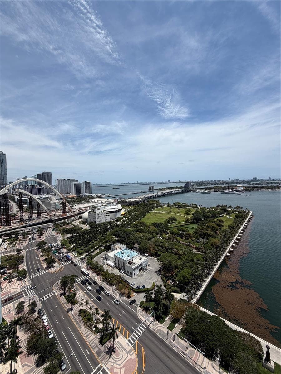 888 Biscayne Blvd # 2709, Miami FL 33132 — 30