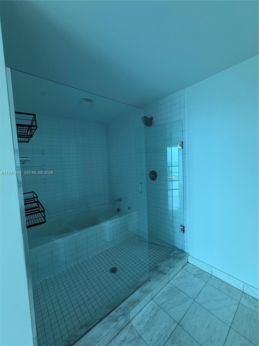 888 Biscayne Blvd # 2709, Miami FL 33132 — 11