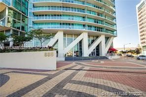 888 Biscayne Blvd # 2709, Miami FL 33132 — 25