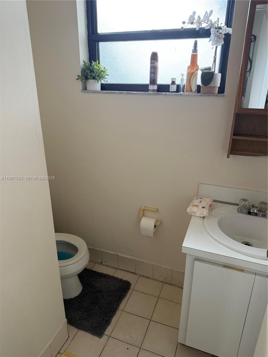 671 NE 1st Pl, Hialeah FL 33010 — 17
