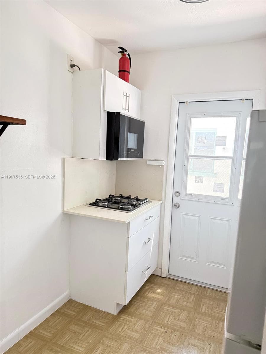 655 Meridian Ave # 2, Miami Beach FL 33139 — 13