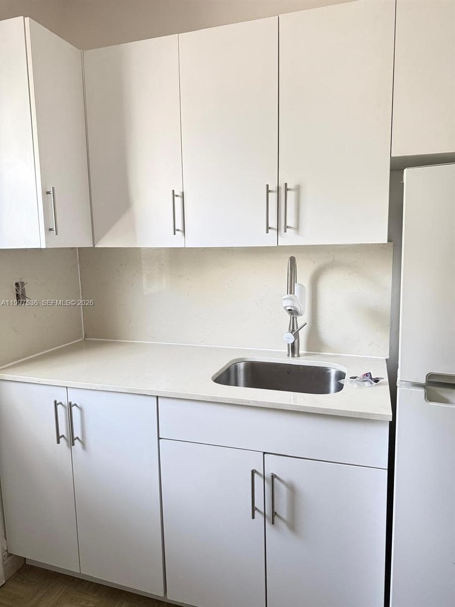 655 Meridian Ave # 2, Miami Beach FL 33139 — 14