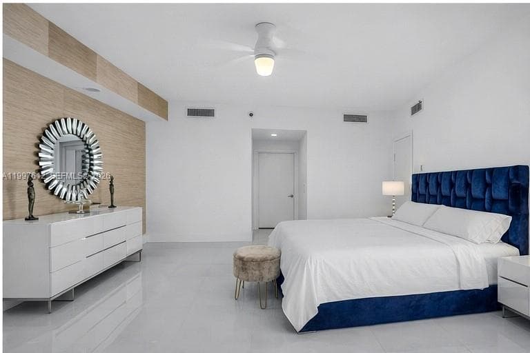495 Brickell Ave # 5301, Miami FL 33131 — 16