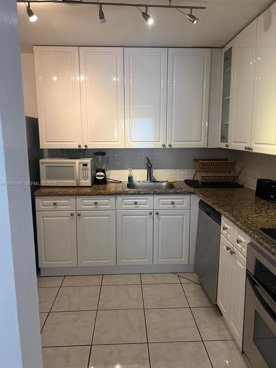 2750 NE 183rd St # 801, Aventura FL 33160 — 22