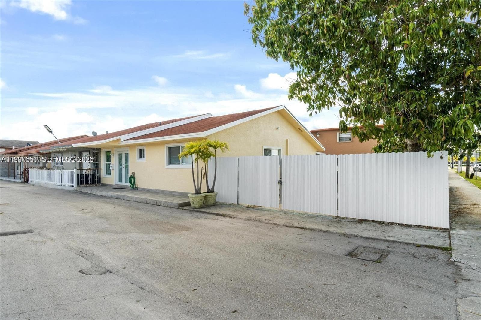 330 W 74th Pl # 330, Hialeah FL 33014 — 2