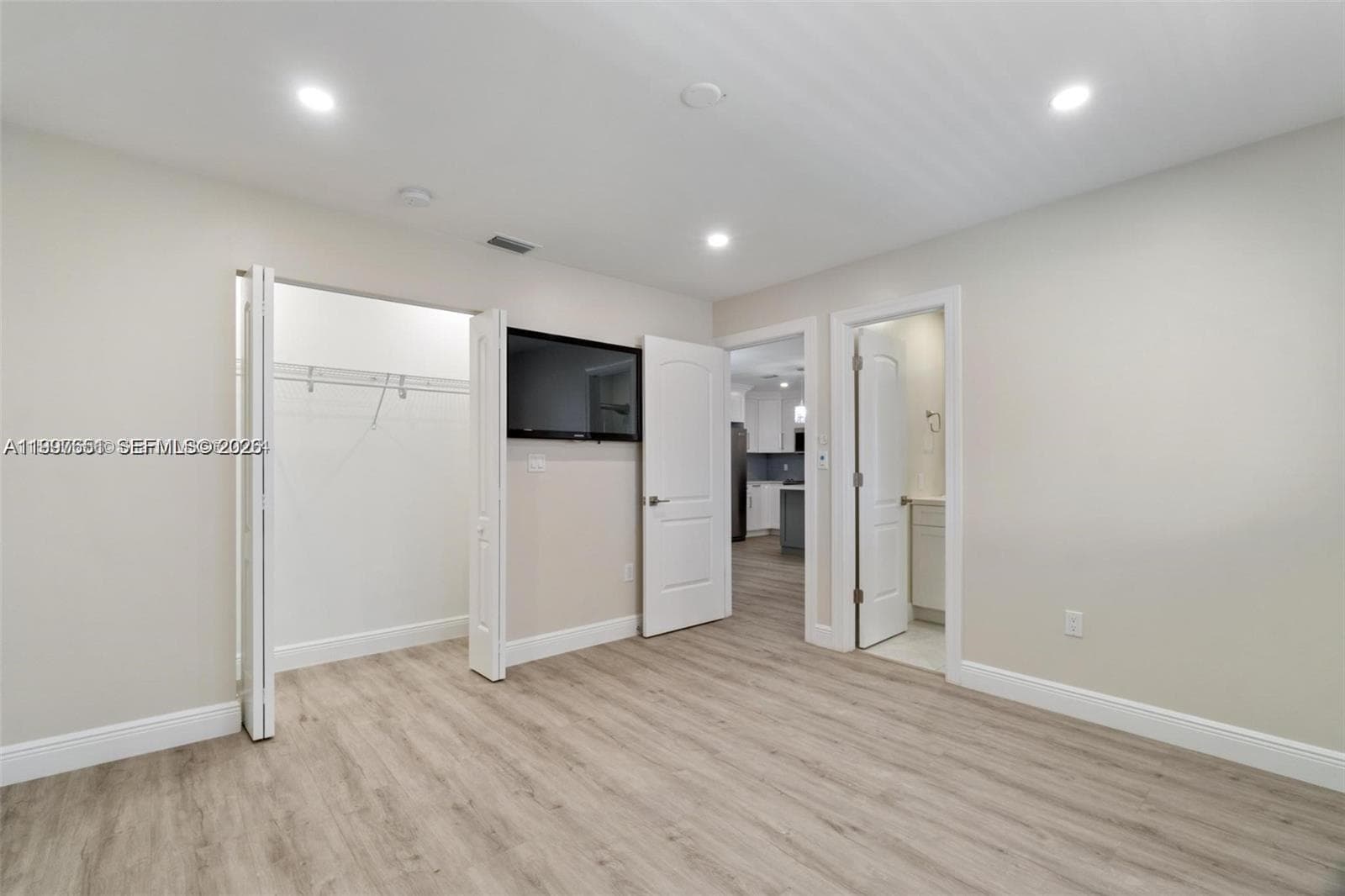 330 W 74th Pl # 330, Hialeah FL 33014 — 15