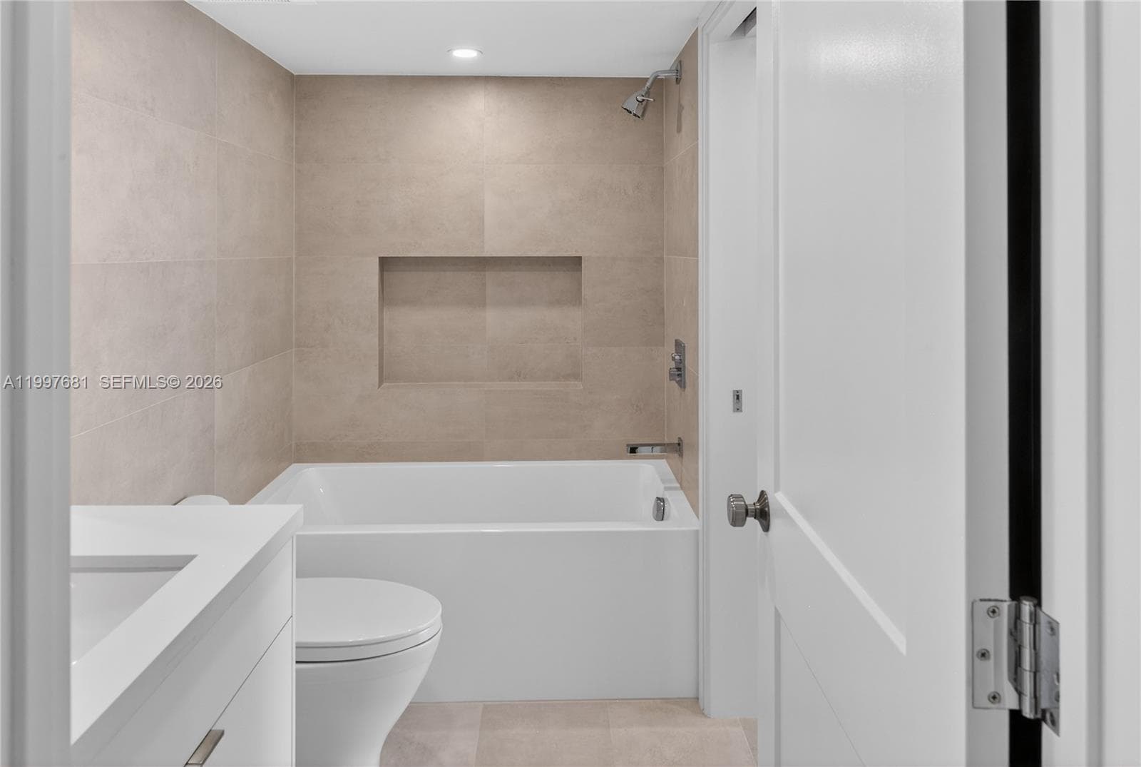 7601 E Treasure Dr # 2319, North Bay Village FL 33141 — 10