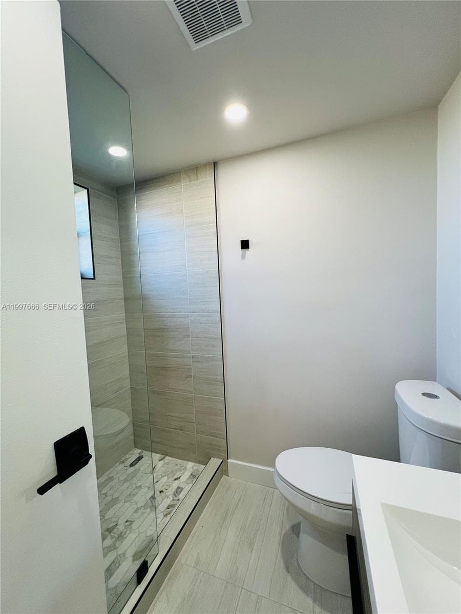 3826 SW 107th Ave # 2, Miami FL 33165 — 5