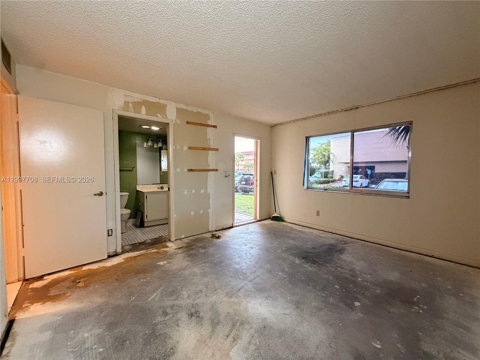 17000 NW 67th Ave # 115, Hialeah FL 33015 — 26
