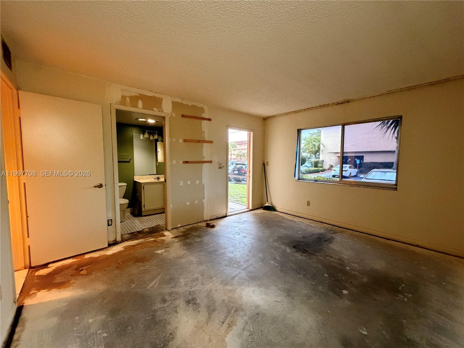17000 NW 67th Ave # 115, Hialeah FL 33015 — 24