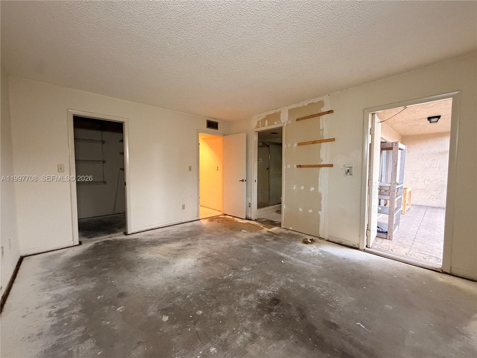 17000 NW 67th Ave # 115, Hialeah FL 33015 — 25