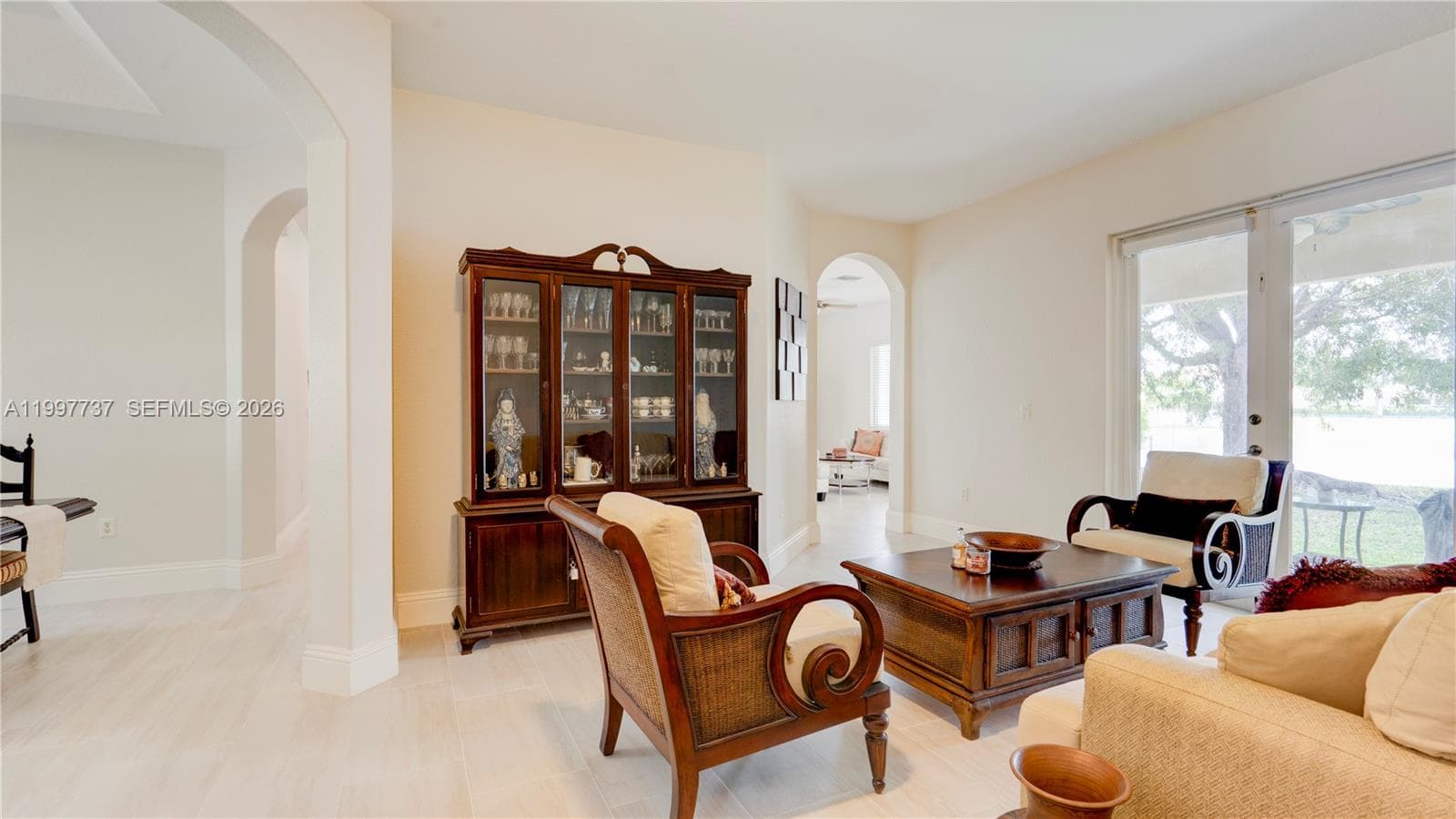 16252 SW 42nd Ter, Miami FL 33185 — 17