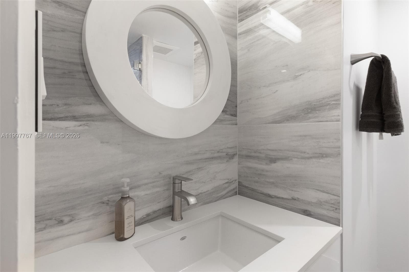5701 Collins Ave # 1707, Miami Beach FL 33140 — 27