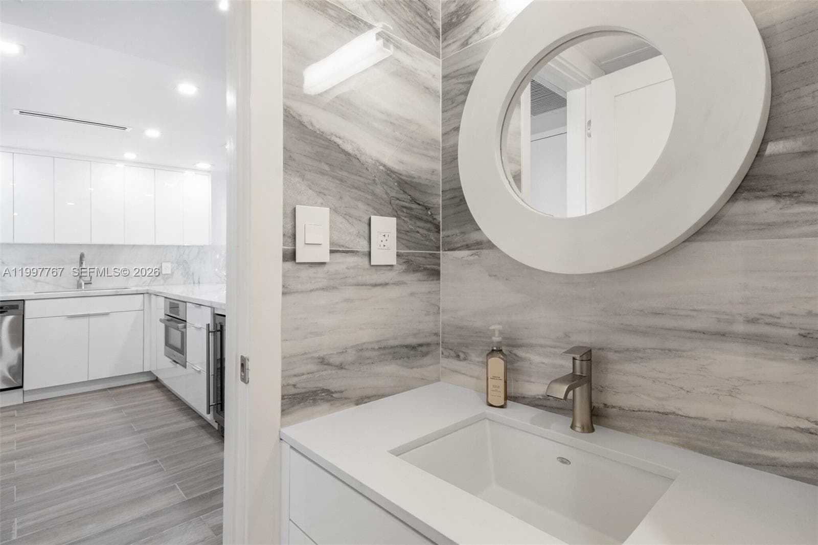 5701 Collins Ave # 1707, Miami Beach FL 33140 — 26