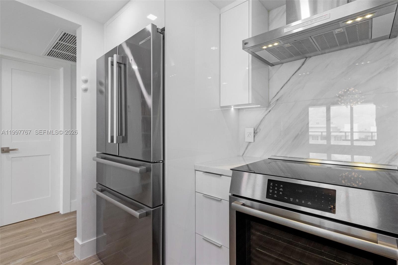 5701 Collins Ave # 1707, Miami Beach FL 33140 — 7