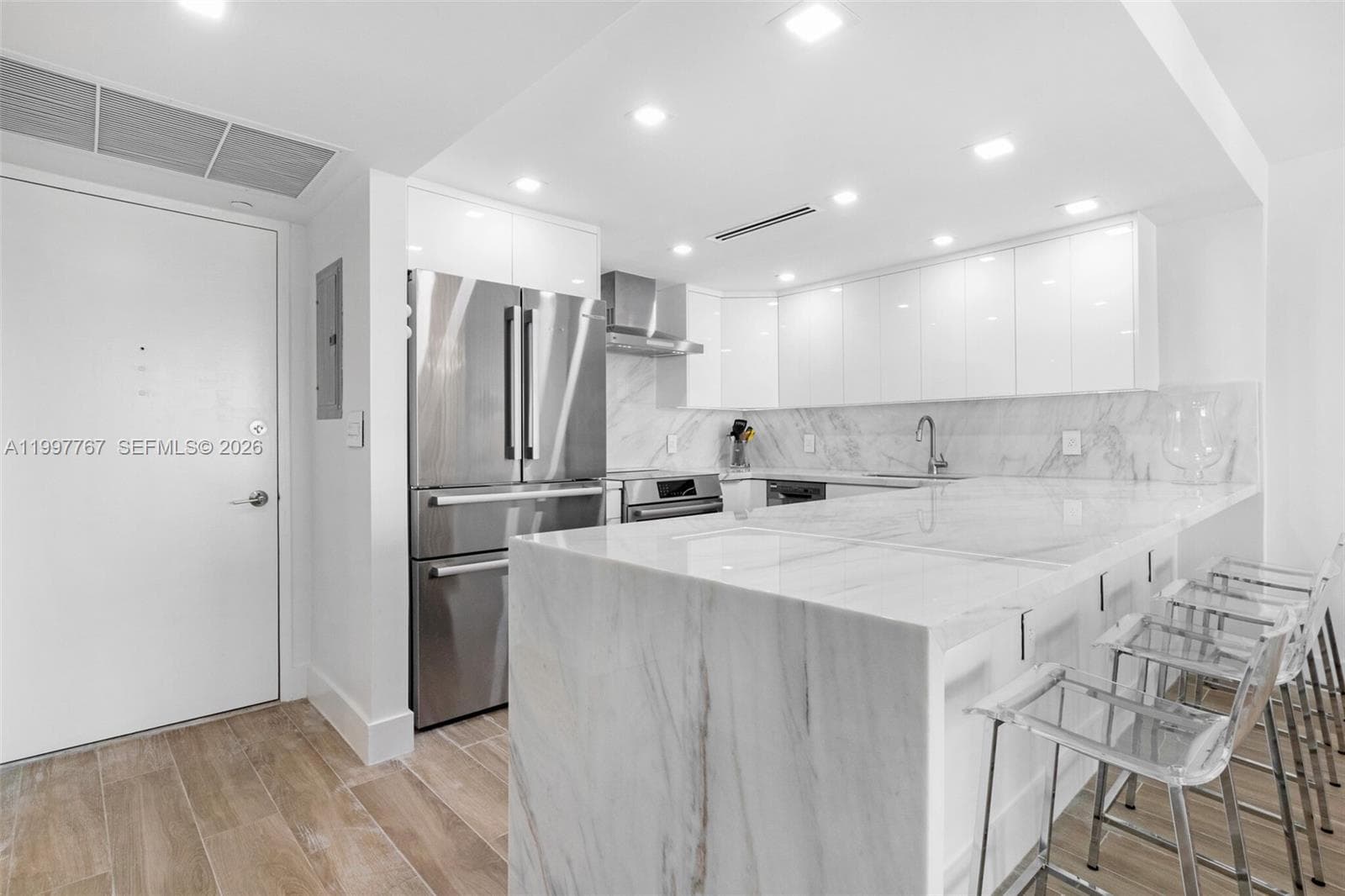 5701 Collins Ave # 1707, Miami Beach FL 33140 — 1