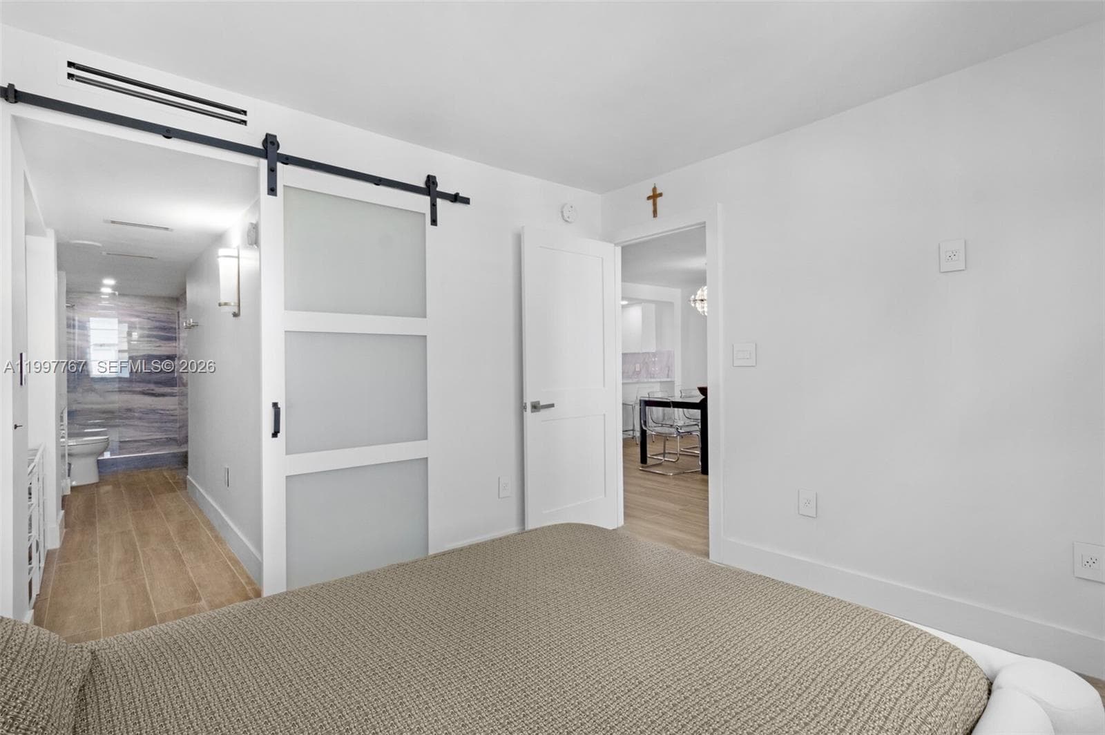 5701 Collins Ave # 1707, Miami Beach FL 33140 — 18
