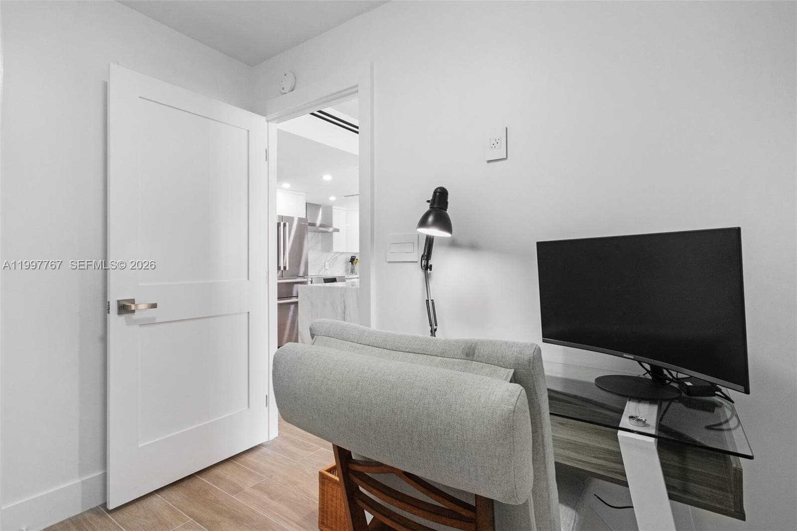 5701 Collins Ave # 1707, Miami Beach FL 33140 — 25