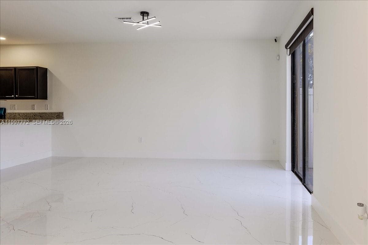 3335 W 94th Ter, Hialeah FL 33018 — 13