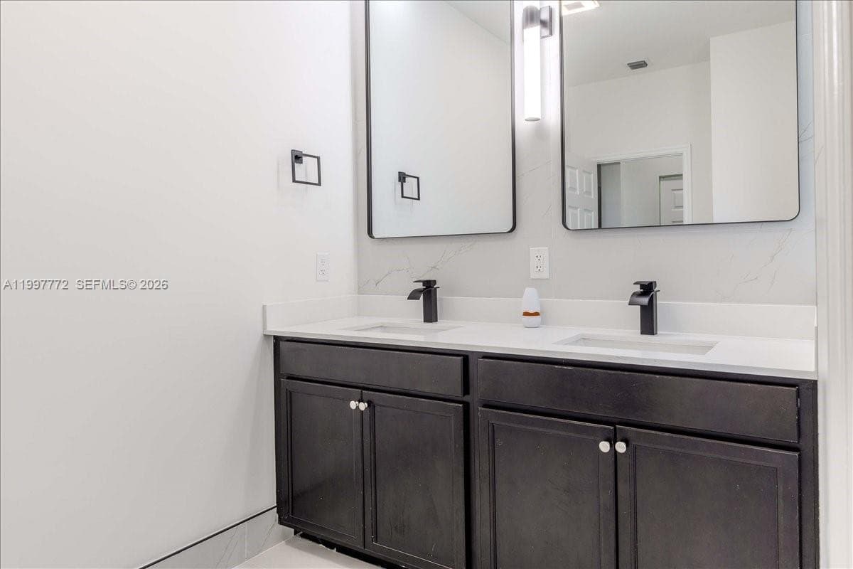 3335 W 94th Ter, Hialeah FL 33018 — 33