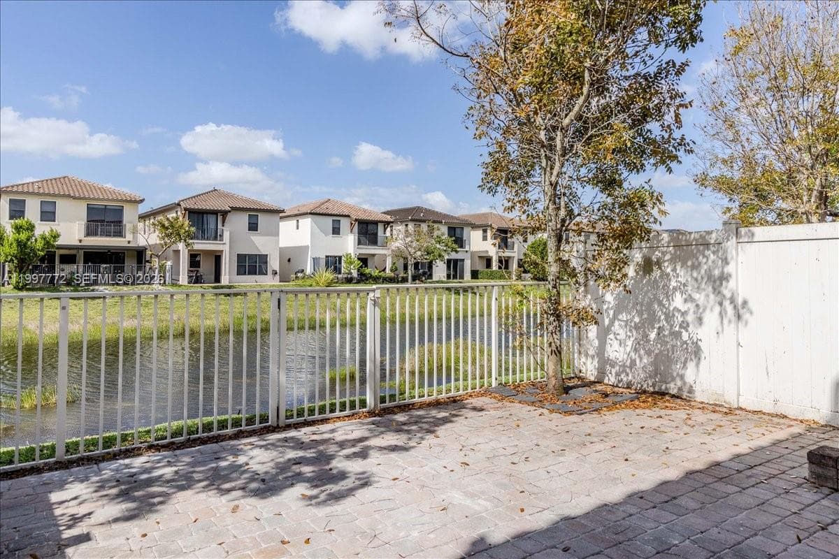3335 W 94th Ter, Hialeah FL 33018 — 35