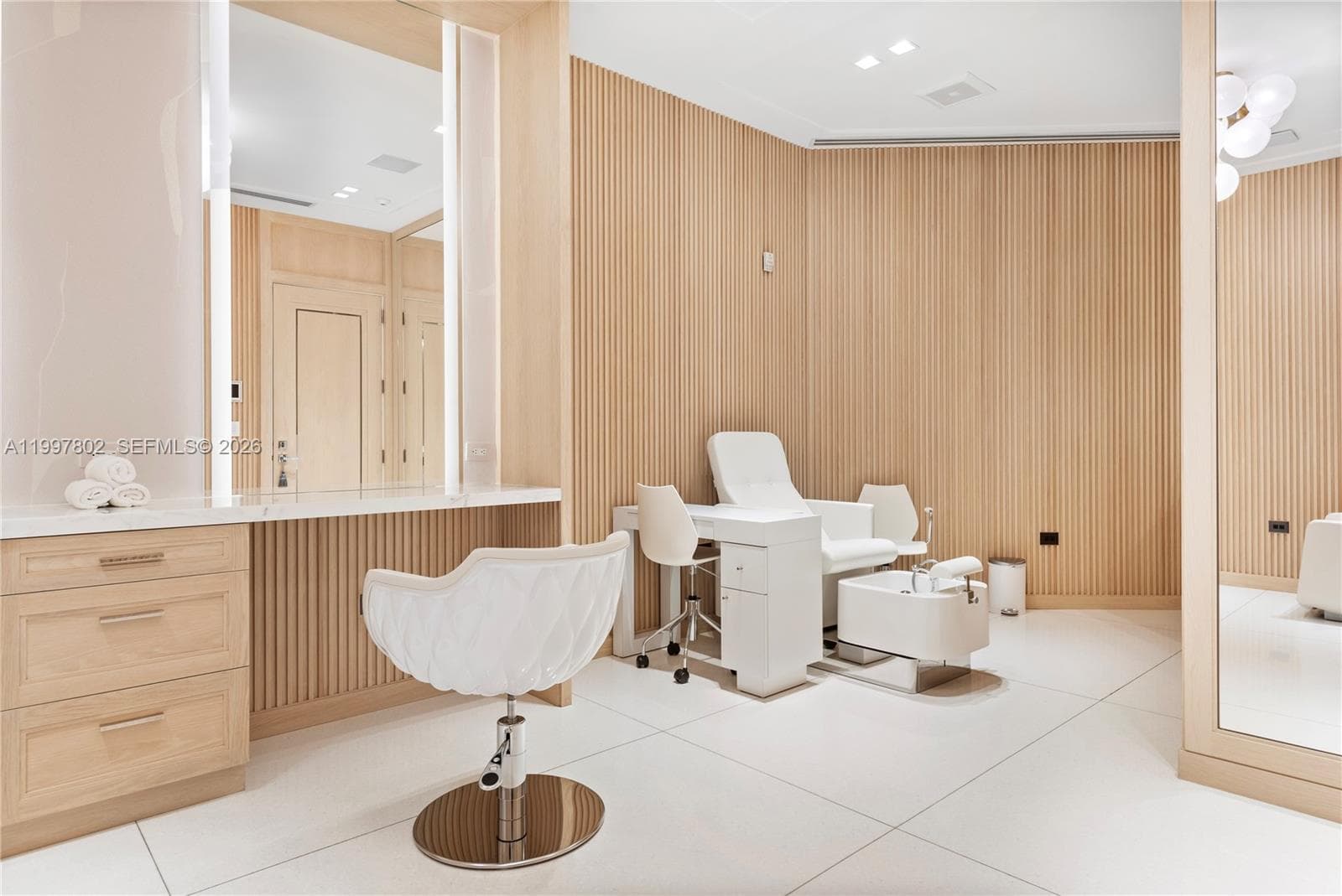 6882 Fisher Island Dr # 6882, Miami Beach FL 33109 — 34