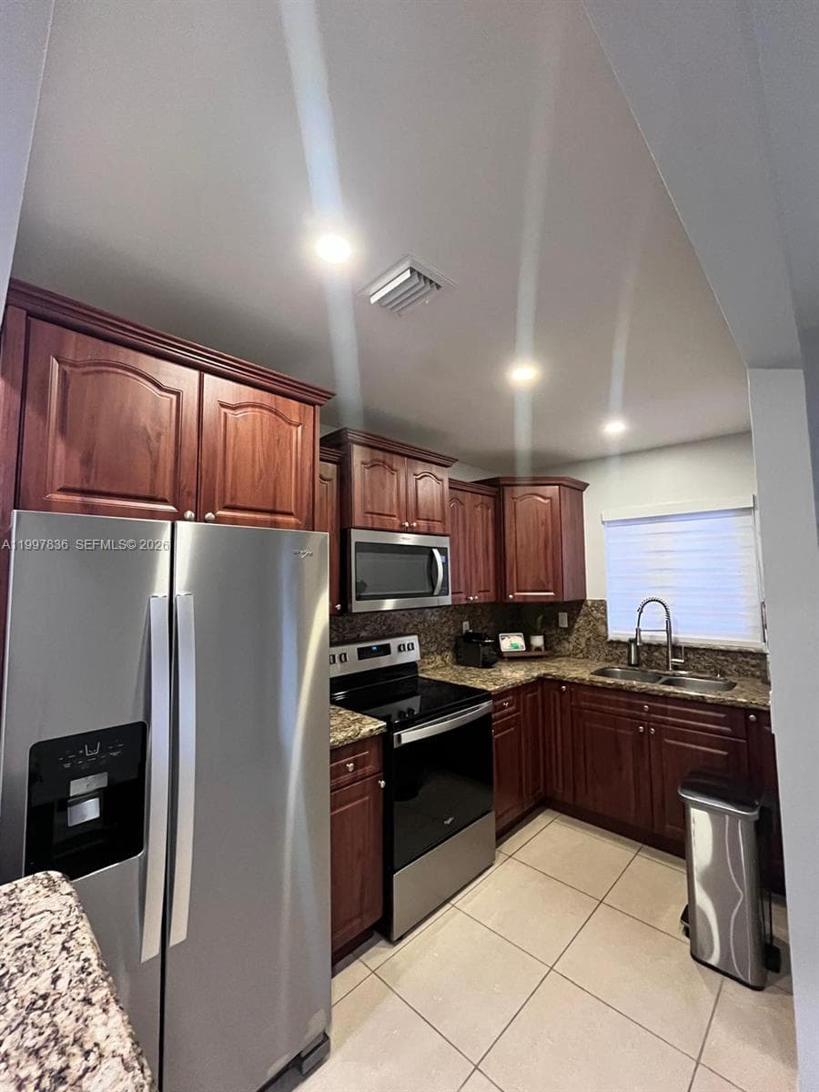 4533 SW 143rd Pl, Miami FL 33175 — 5