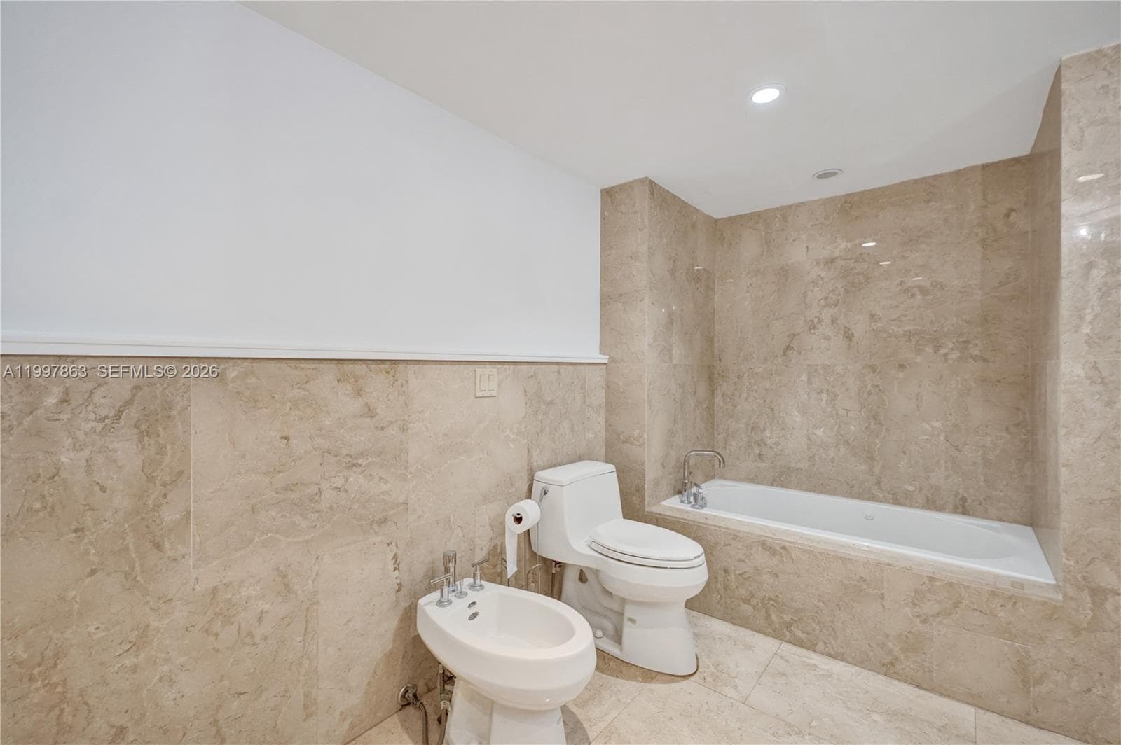 5660 Collins Ave # 20B, Miami Beach FL 33140 — 36