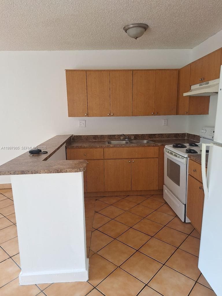 Eastside Manor Condo, North Miami, FL — 24