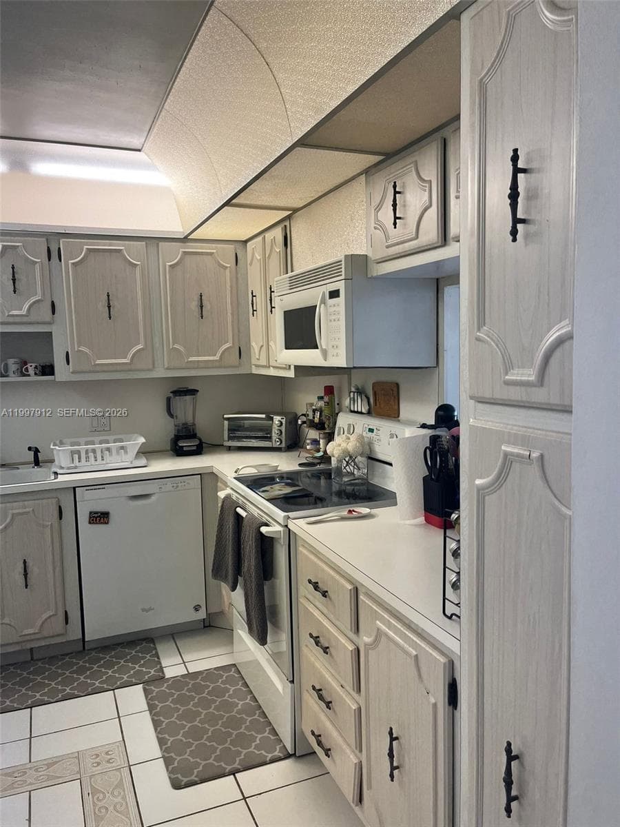 2851 NE 183rd St # 405E, Aventura FL 33160 — 10