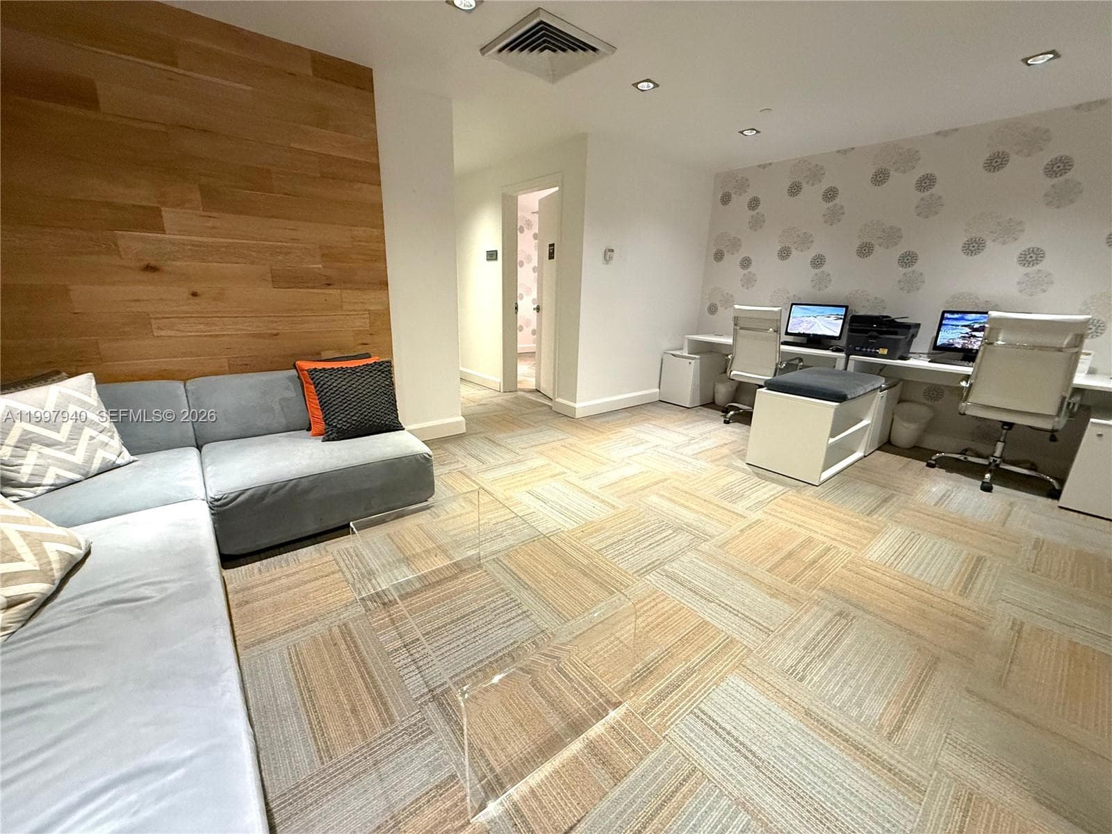 951 Brickell Ave # 1103, Miami FL 33131 — 35