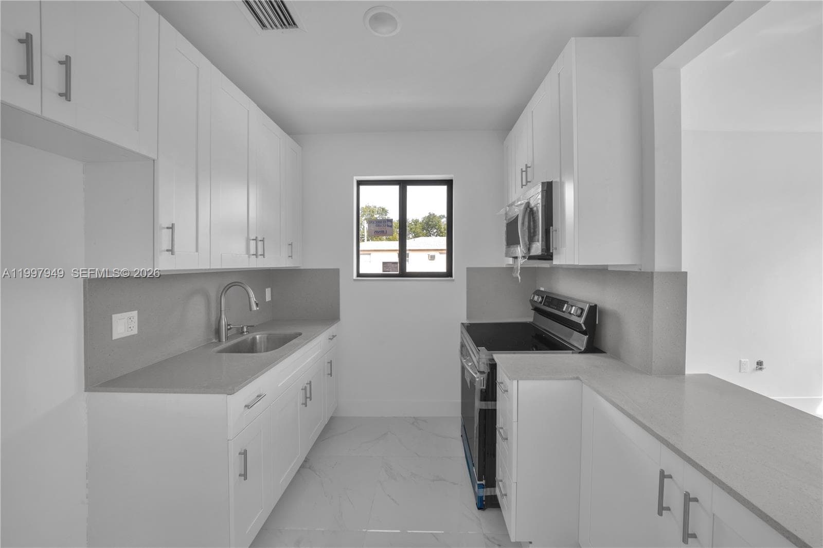 450 Beacom Blvd, Miami FL 33135 — 7