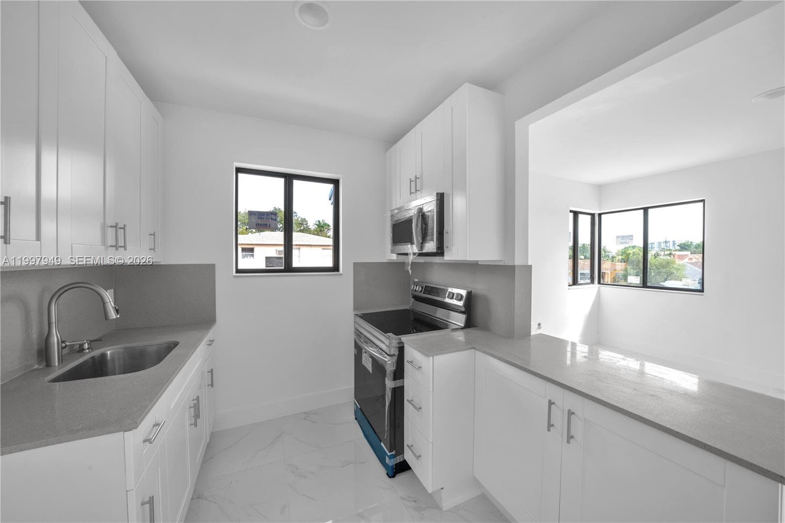 450 Beacom Blvd, Miami FL 33135 — 8