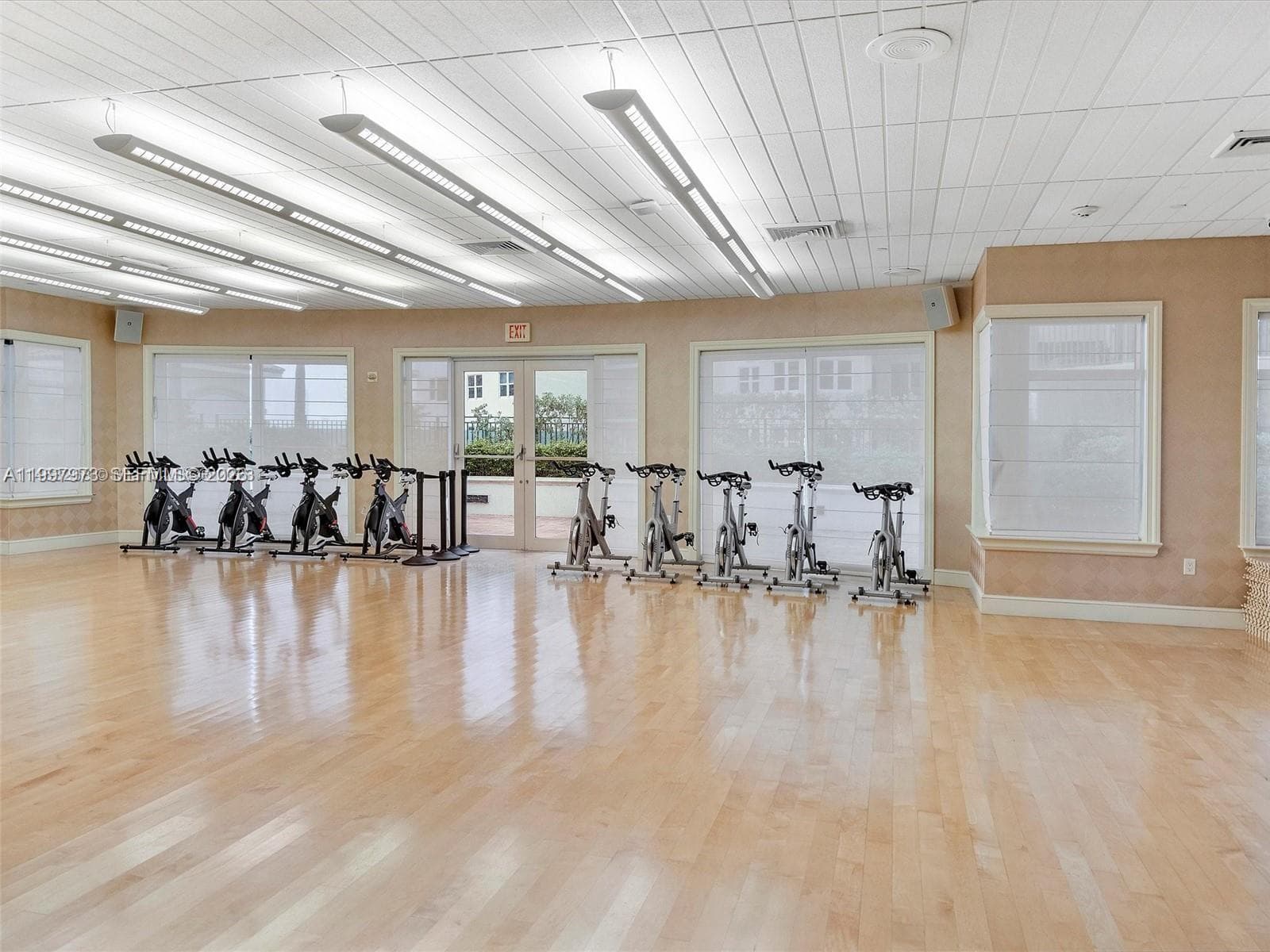 20000 E Country Club Dr # 1102, Aventura FL 33180 — 32