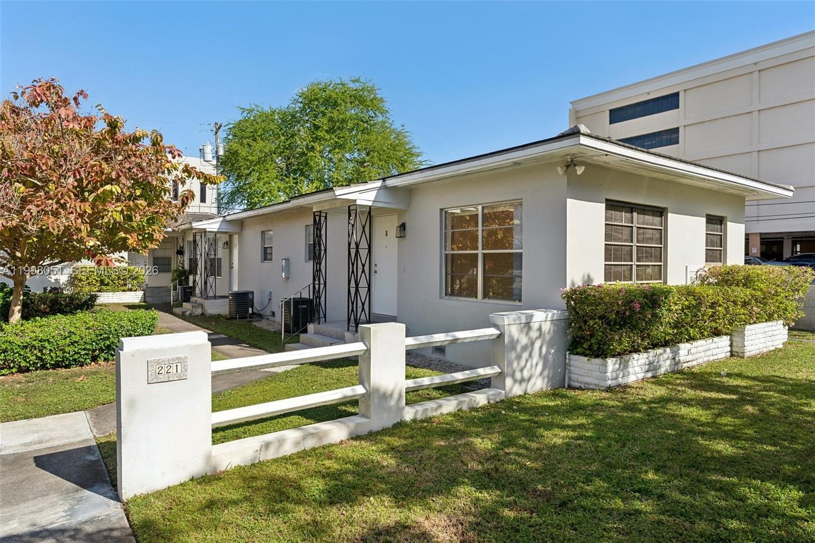 221 Antiquera Ave # 8, Coral Gables FL 33134 — 2