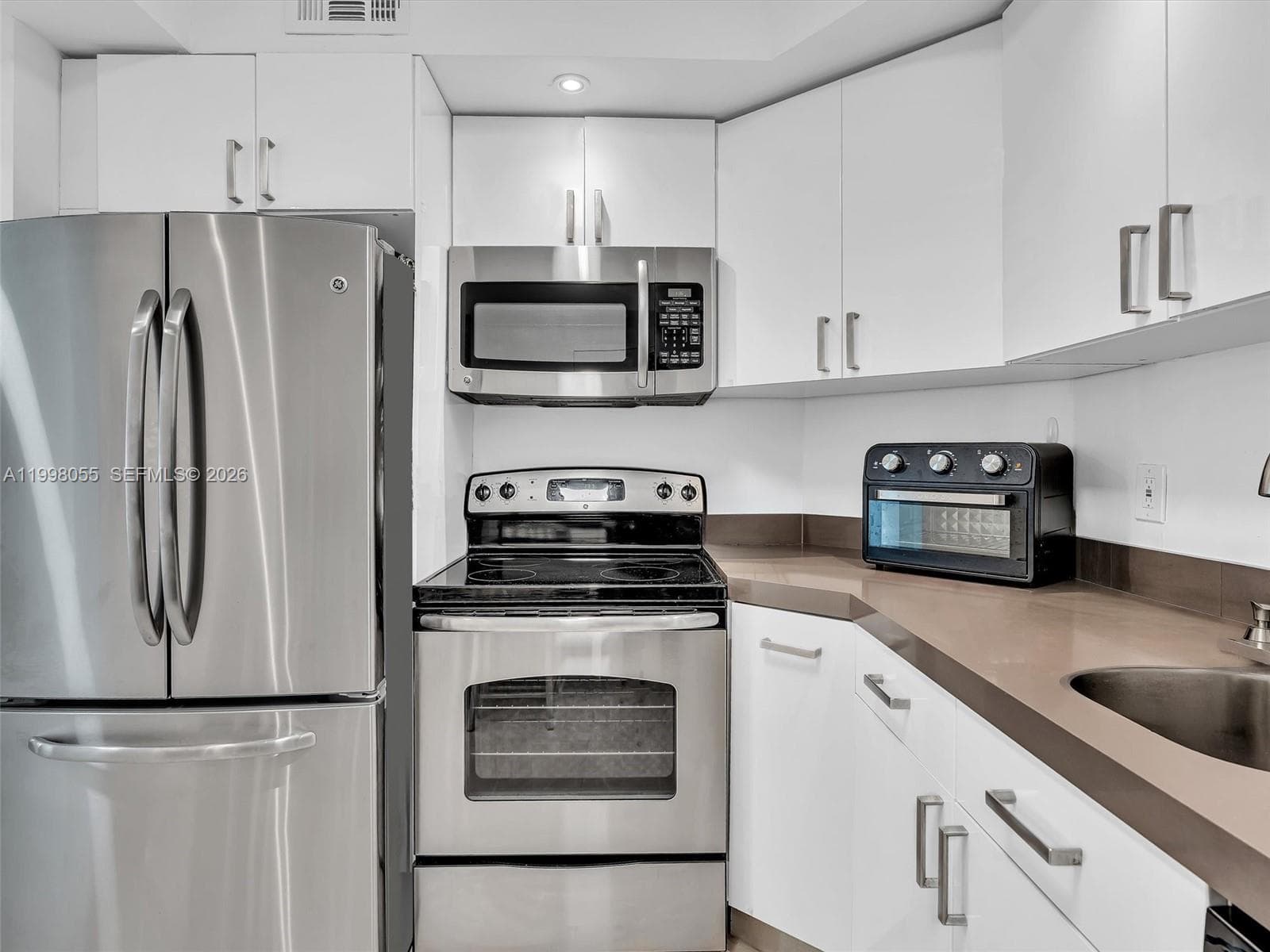 500 Bayview Dr # 1132, Sunny Isles Beach FL 33160 — 14